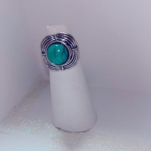 Turquoise and silver toned Bohemian style ring size 7 heavyweight high quality